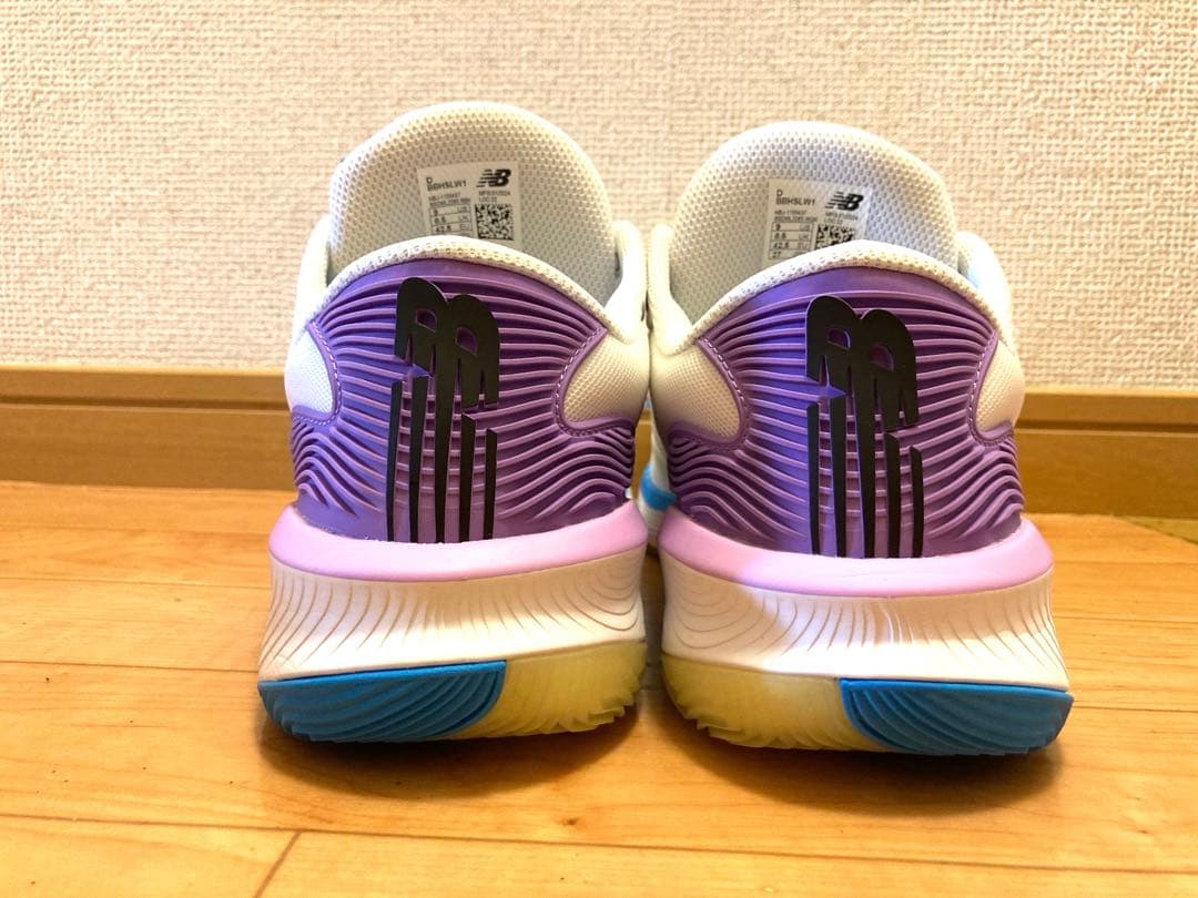 たけ 【美品】New Balance FuelCell HESI LOW