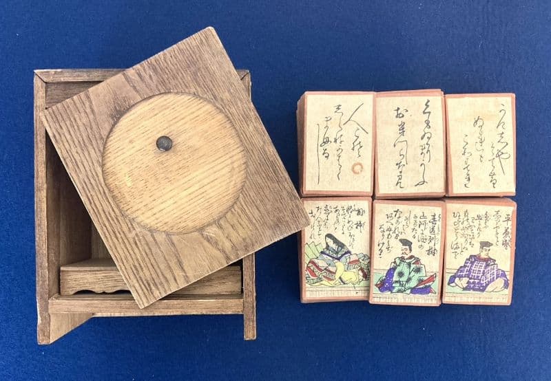 百人一首 かるた 木箱付き：古玩具