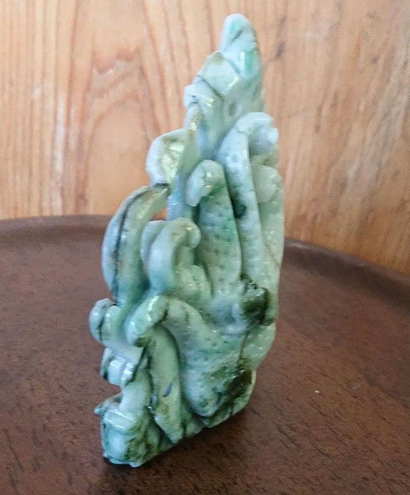 翡翠の置物