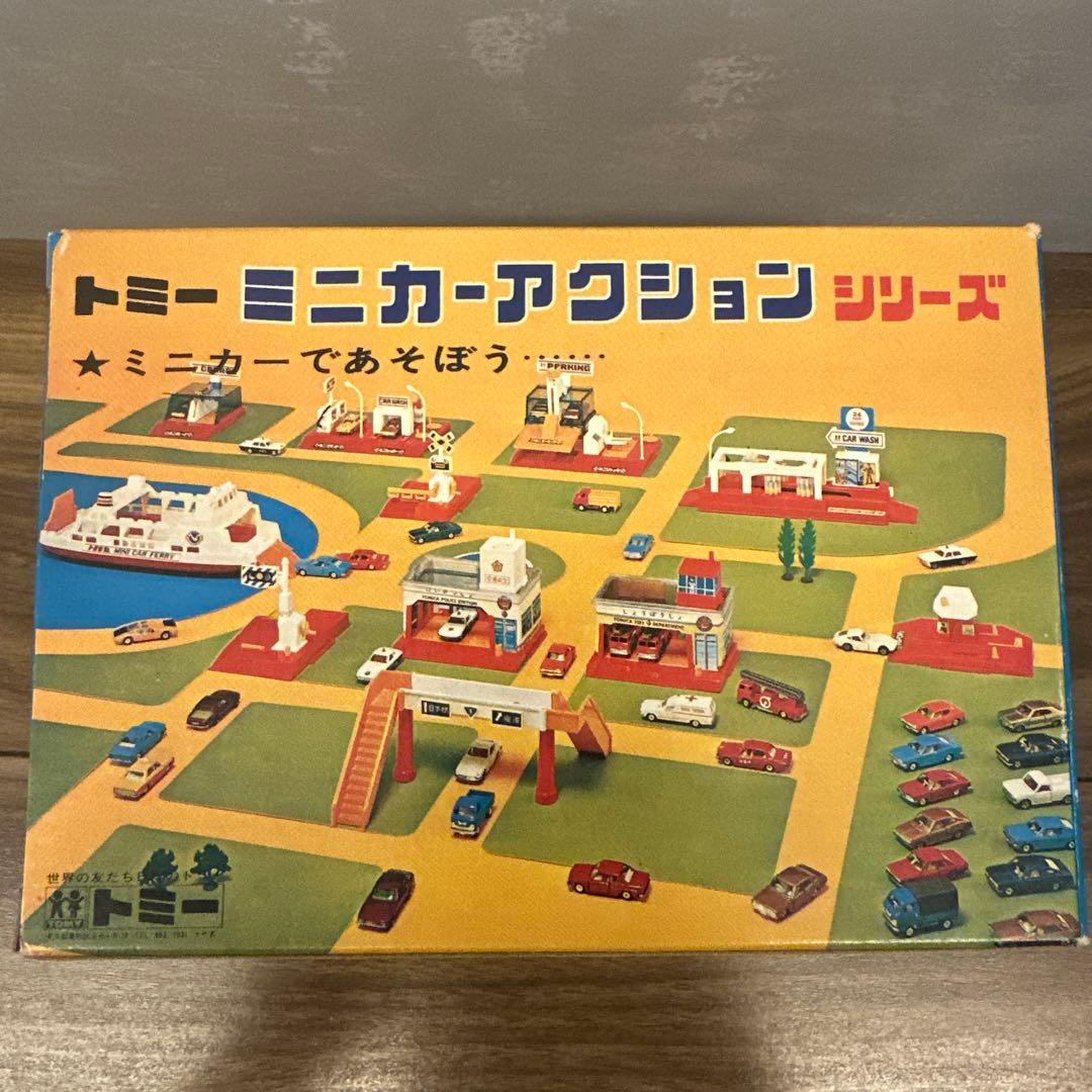 人気 トミー　ミニカーアクションシリーズ　トミカ消防署　希少　レトロ玩具