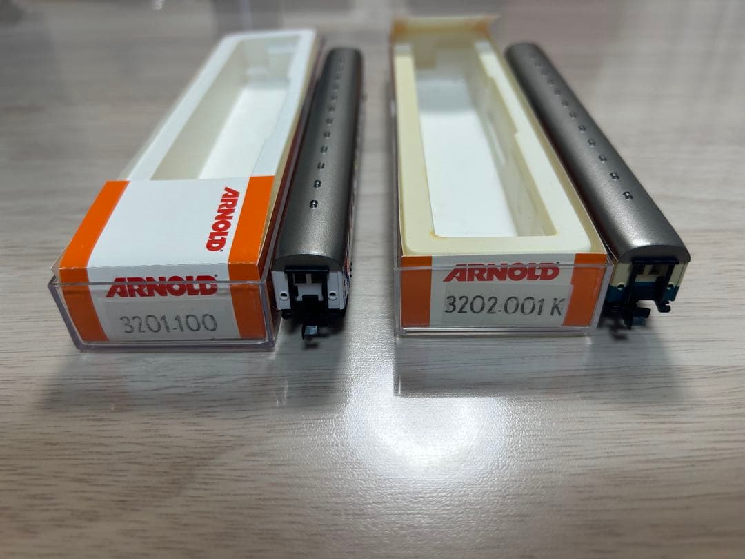 2両　Nゲージ 鉄道模型 グラフィティアートセット　欧州　ドイツ　アーノルド