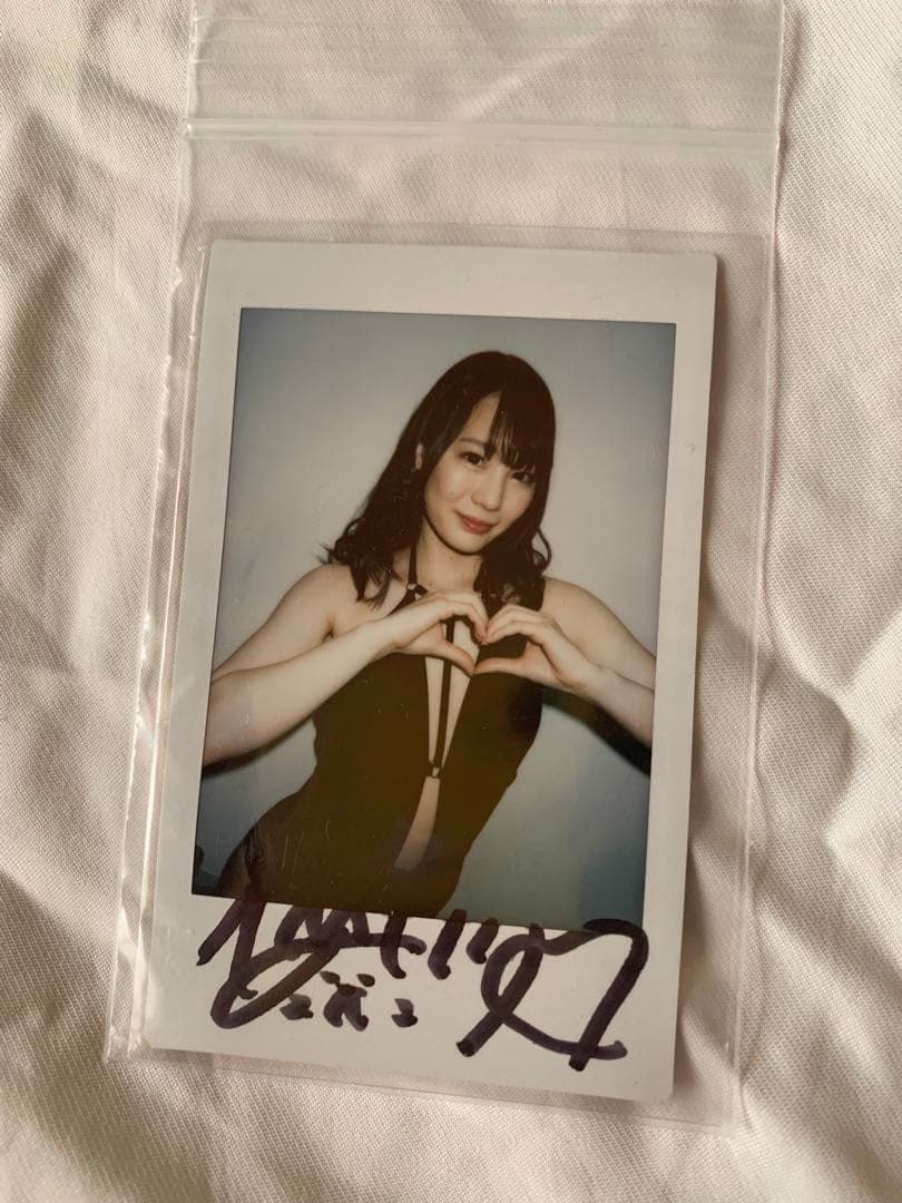 鈴村あいり ハート 黒 チェキ 直筆サイン入り airi suzumura