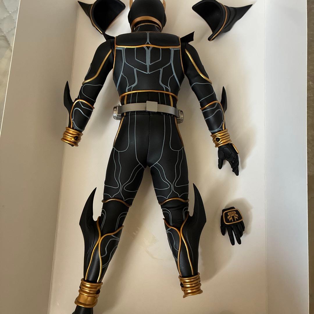 RAH DX 仮面ライダークウガ アルティメットフォーム フィギュア