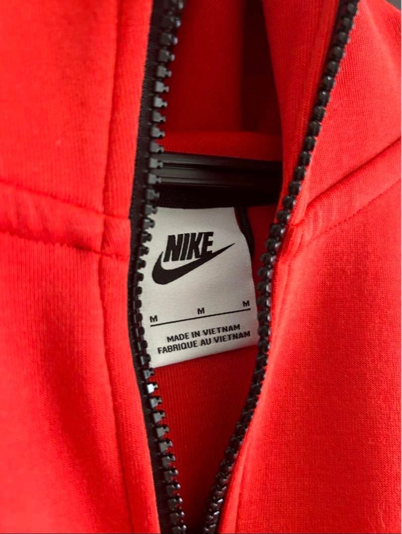 Nike リバプールFC テックフリース レッド