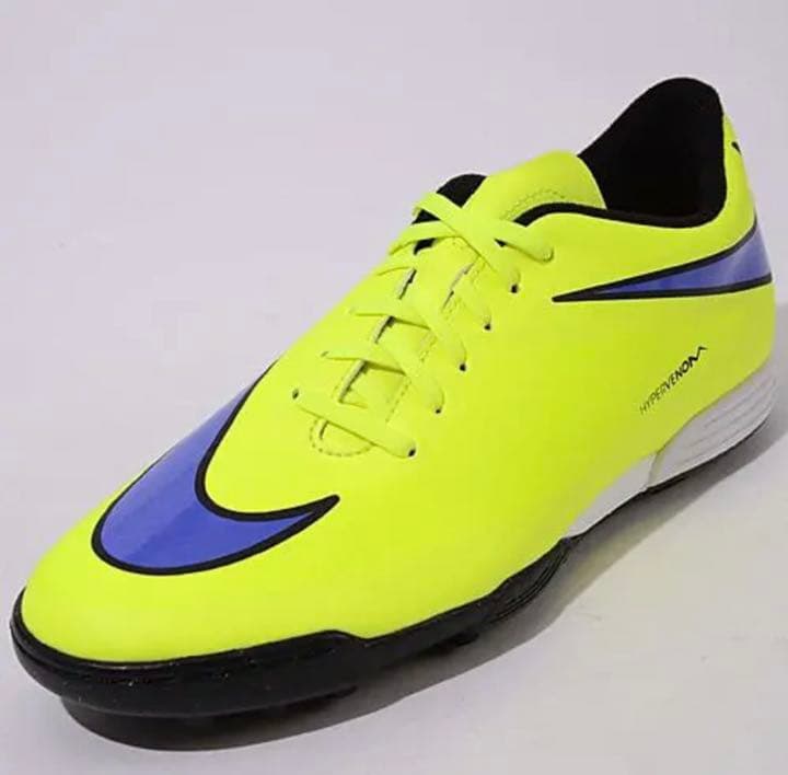 NIKE フットサルシューズ