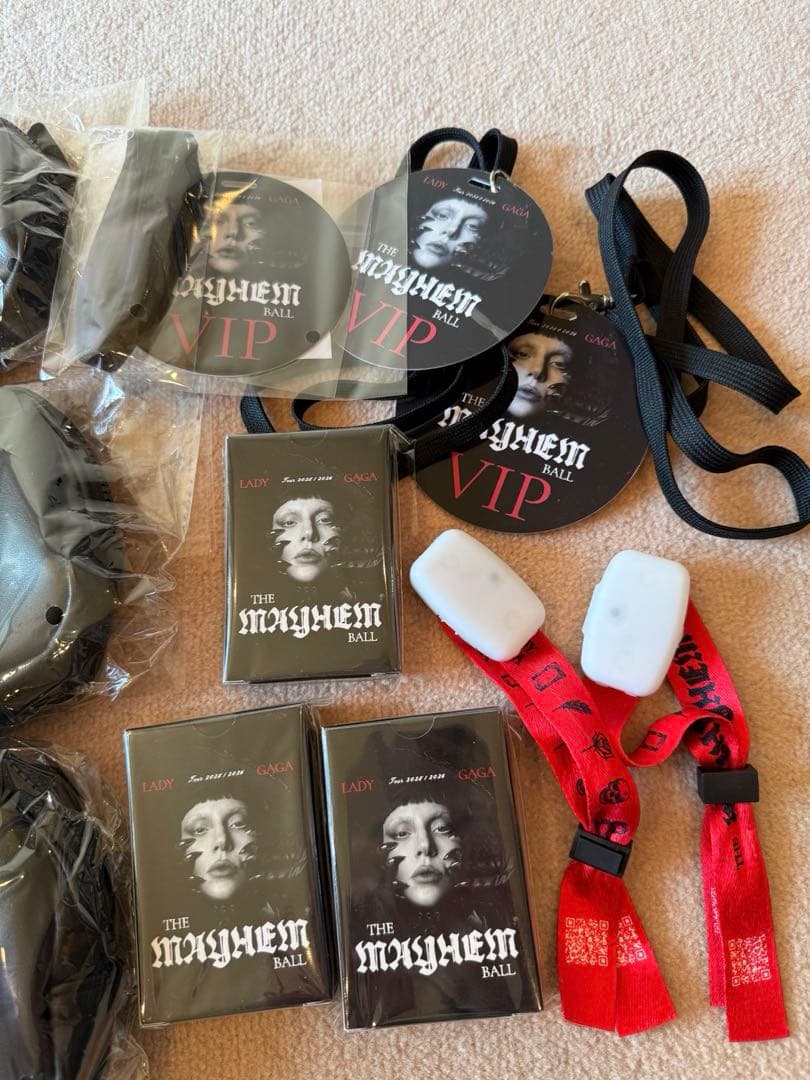 LADY GAGA THE MAYHEM BALL VIPセット　3人分