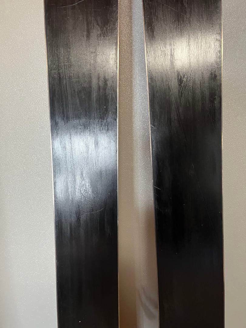 スキー板　BLIZZARDブリザードラスラー11 172cm