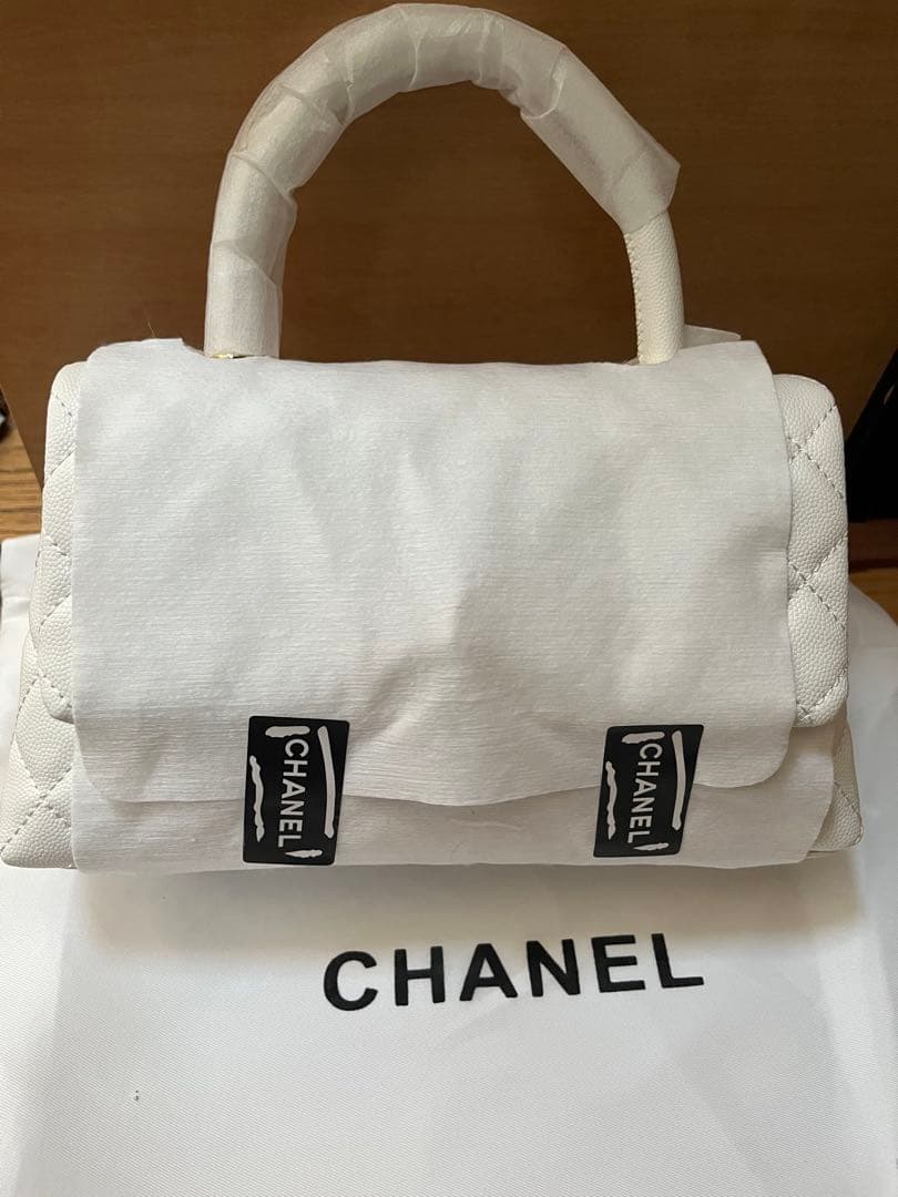 キ*ィ様 CHANEL ✨ノベルティー✨ホワイトココハンドル✨新品未使用