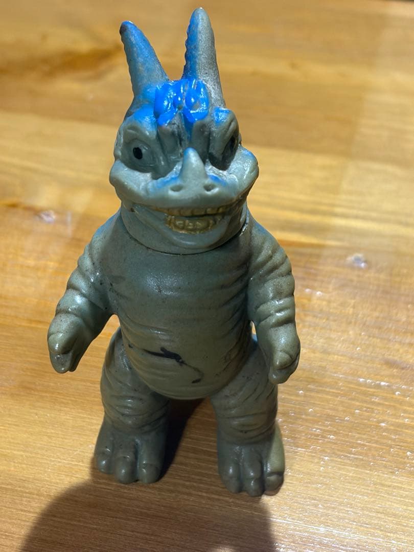 昭和レトロ怪獣フィギュア