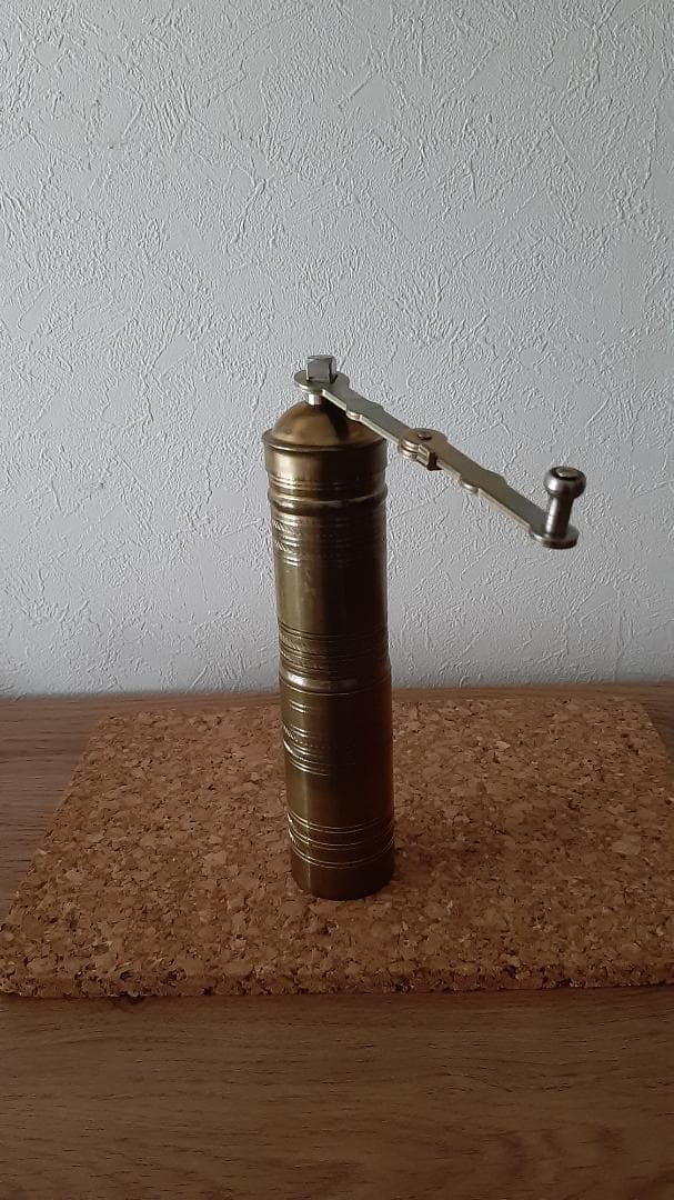 エスプレッソ用コーヒーミル　 グラインダー　真鍮製　トルコ製