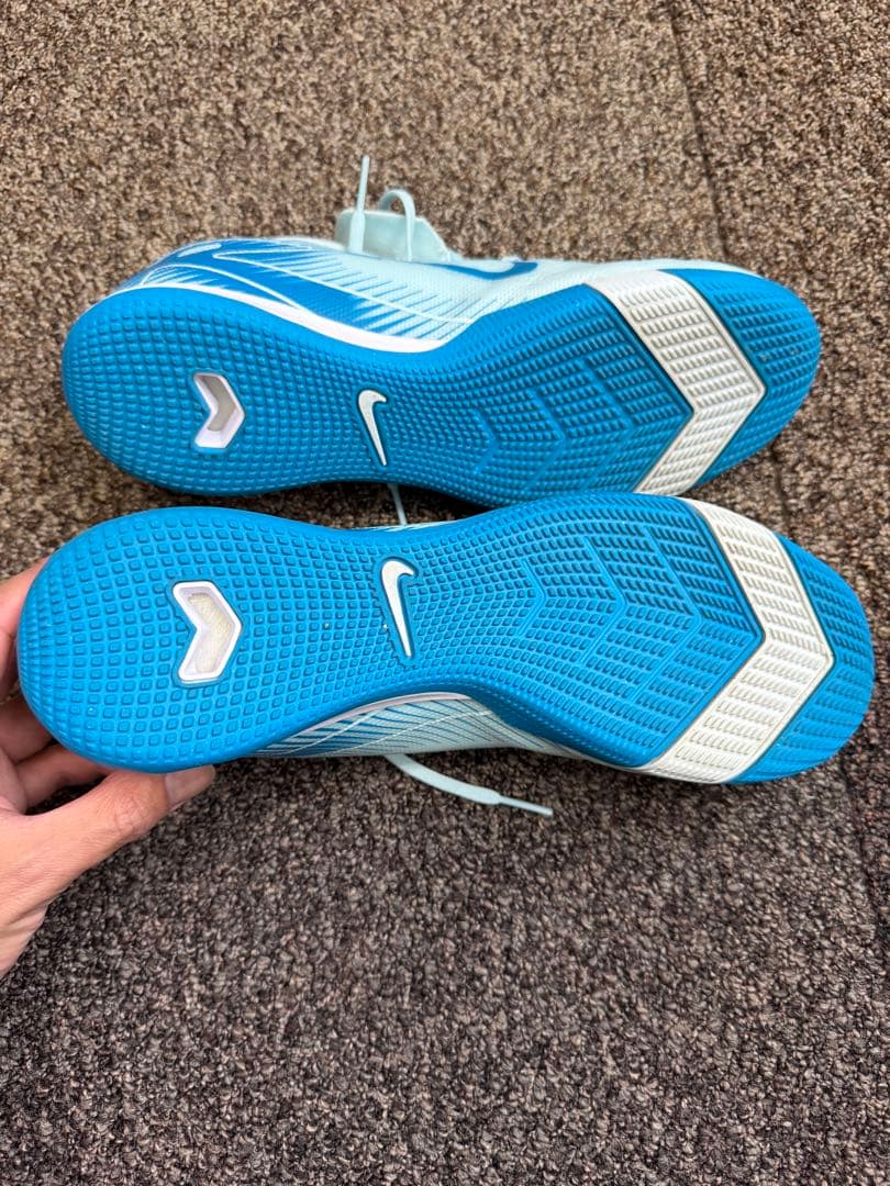 Nike マーキュリアル フットサルシューズ