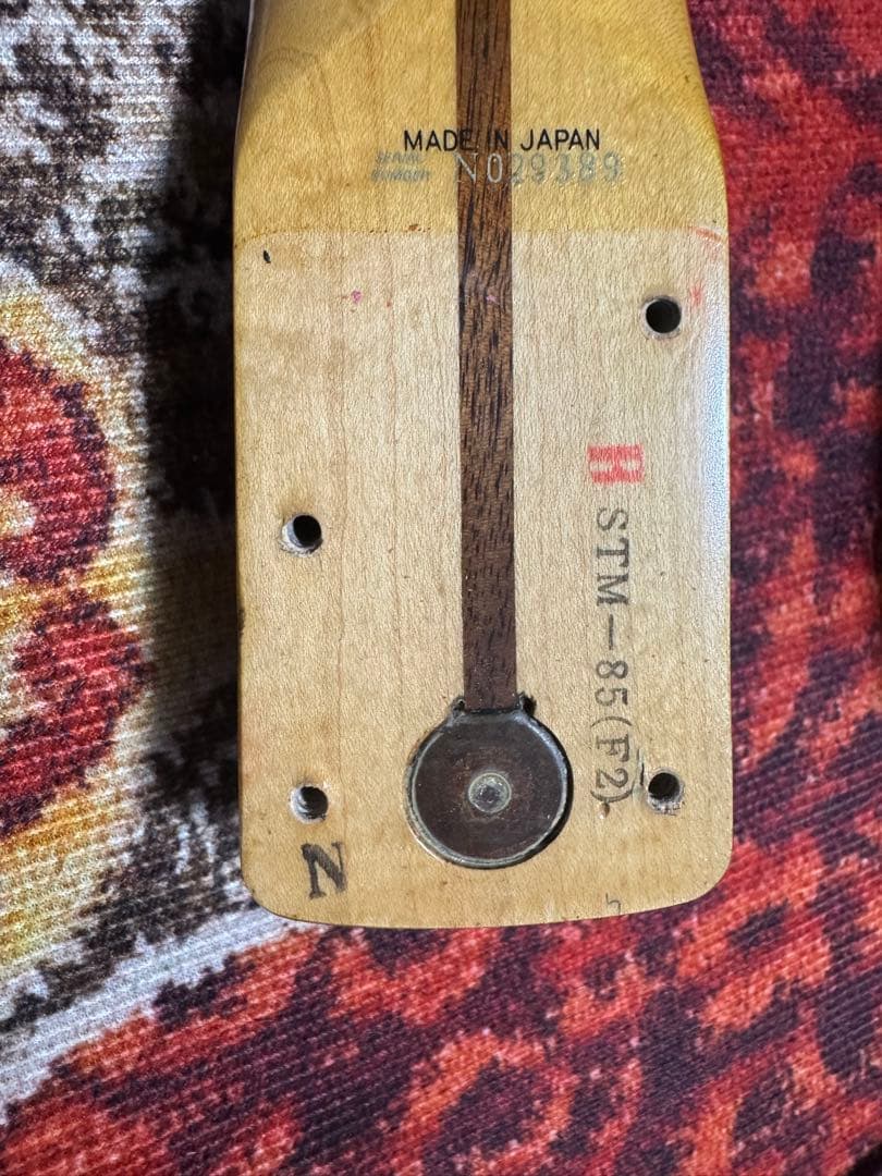ギター Fender STM-85