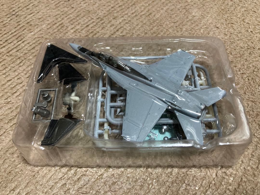 エフトイズ 1/144  F/A-18E ジョリーロジャース