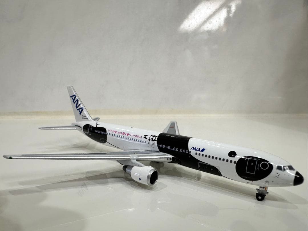 ANA B767-381ER FLY!パンダ号 1/400ダイキャストモデル