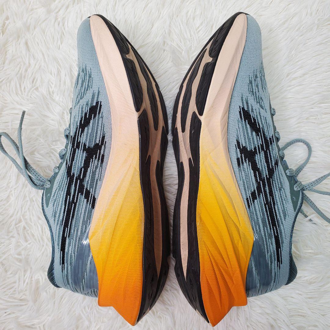 【美品】asics アシックス　ノヴァブラスト3 メンズ　26.0cm