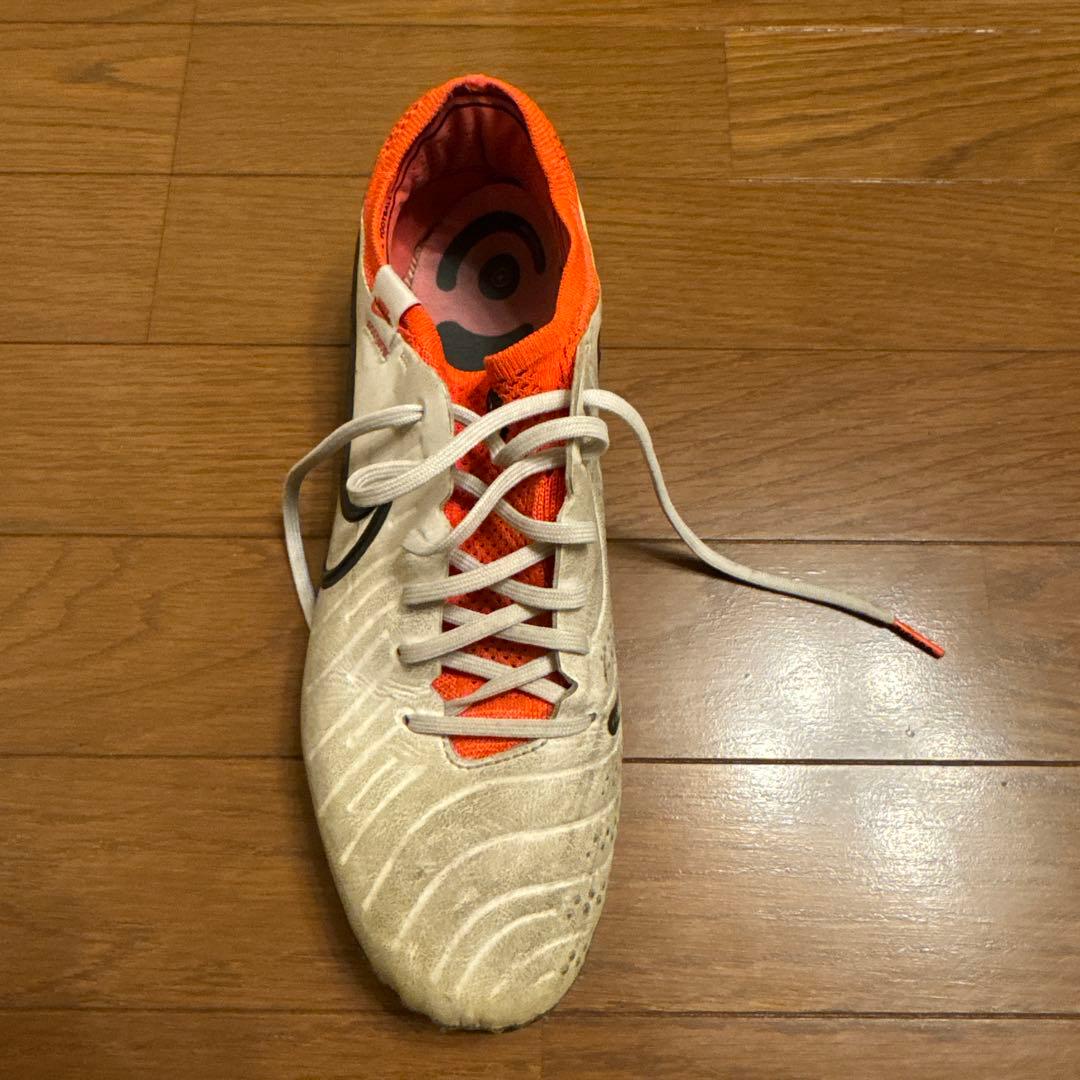 Nike サッカースパイク ティエンポ トップモデル　 人工芝用