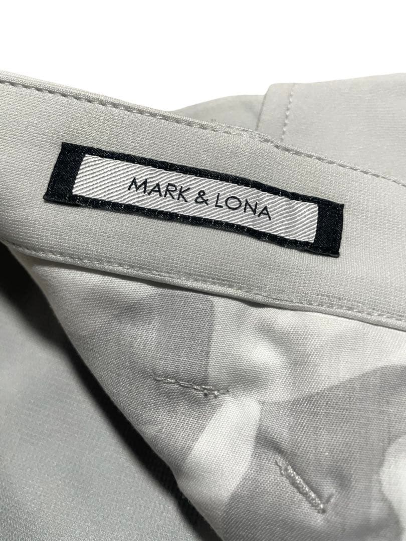 ✴︎新品✴︎ MARK & LONA ライトグレーストレッチパンツ　44(Ｓ)伸縮