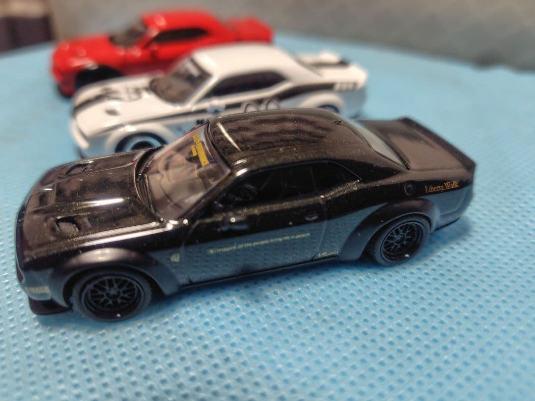 1/64 ダッジチャレンジャー　3台TARMACWORKS LBWORKS