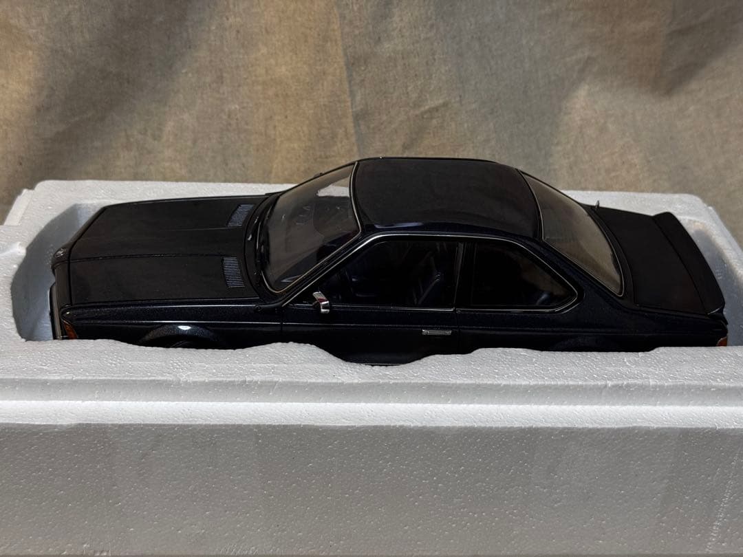ミニカー AUTOart  635 CSI 1/18 1:18