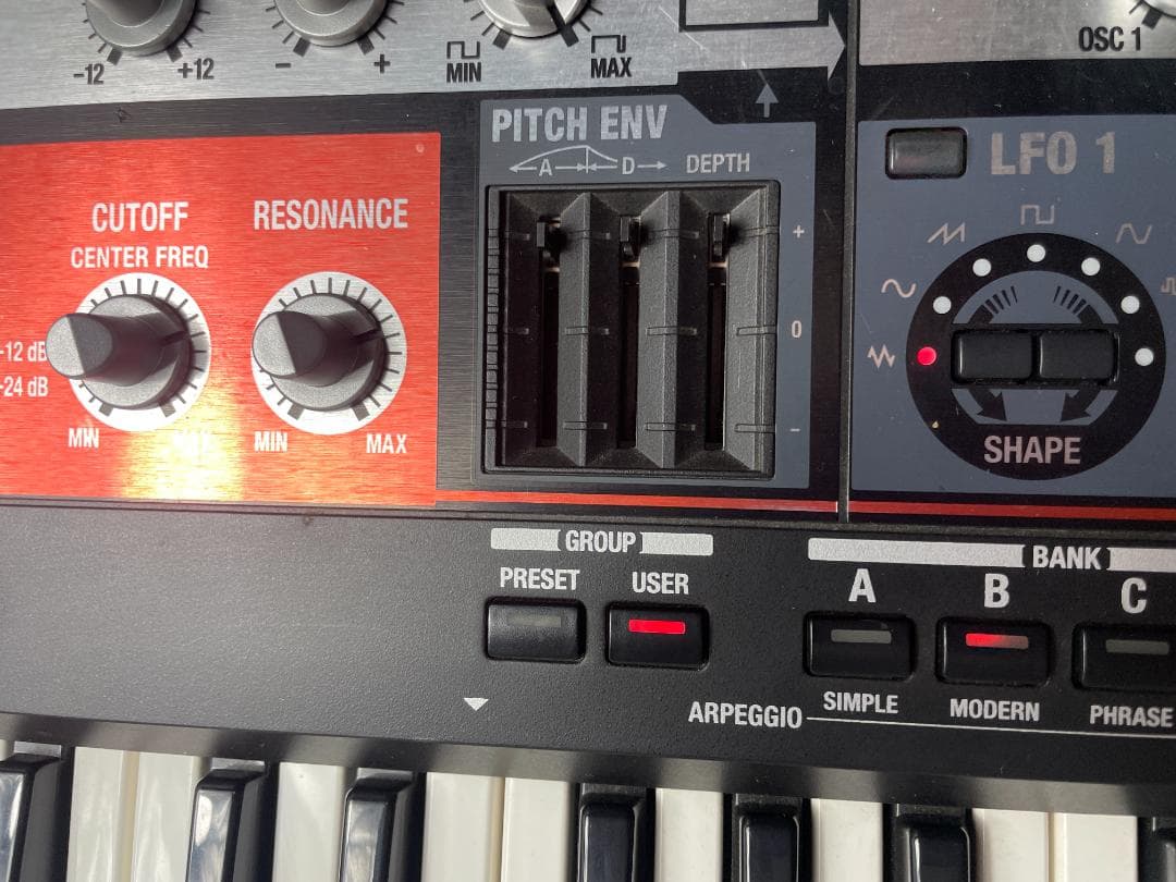 Roland ローランド SH-201