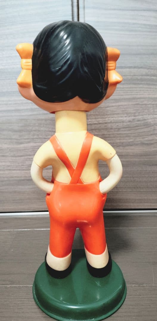 ペコちゃん首振りフィギュア　約30cm