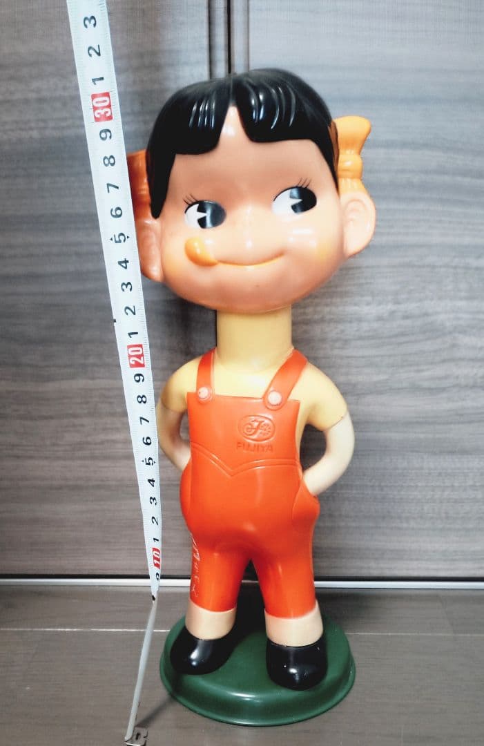 ペコちゃん首振りフィギュア　約30cm