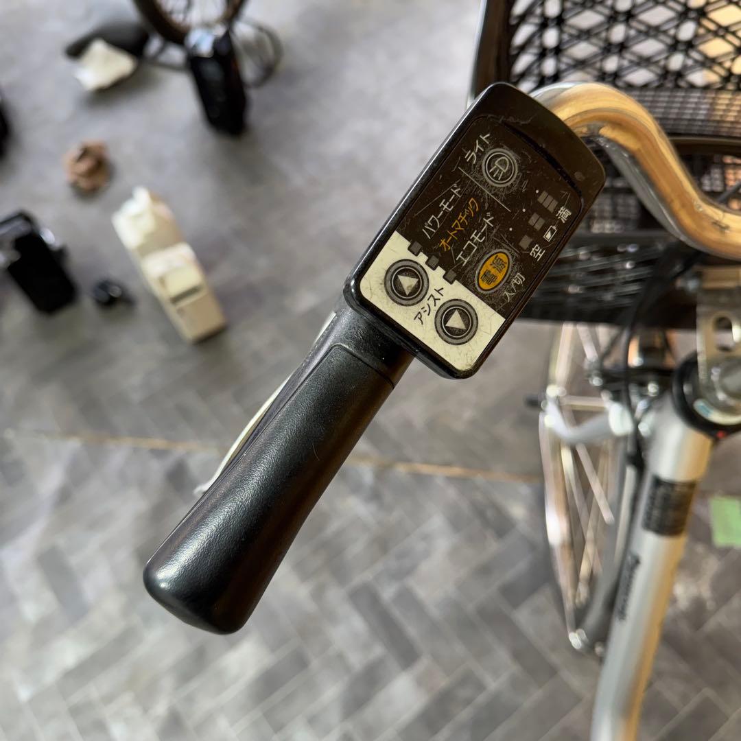 シルバー 電動アシスト自転車 シティタイプ
