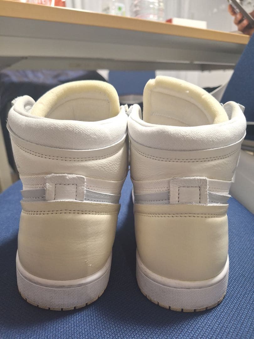 Air Jordan 1 Retro High OG ホワイト/グレー 11
