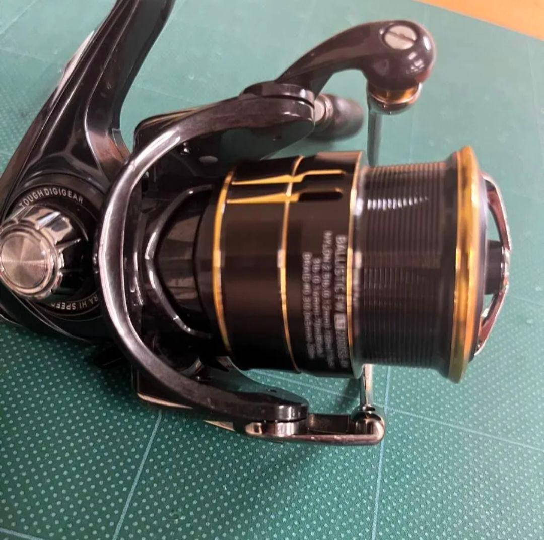 ダイワ BALLISTIC FW LT 2000SS-XH スピニングリール