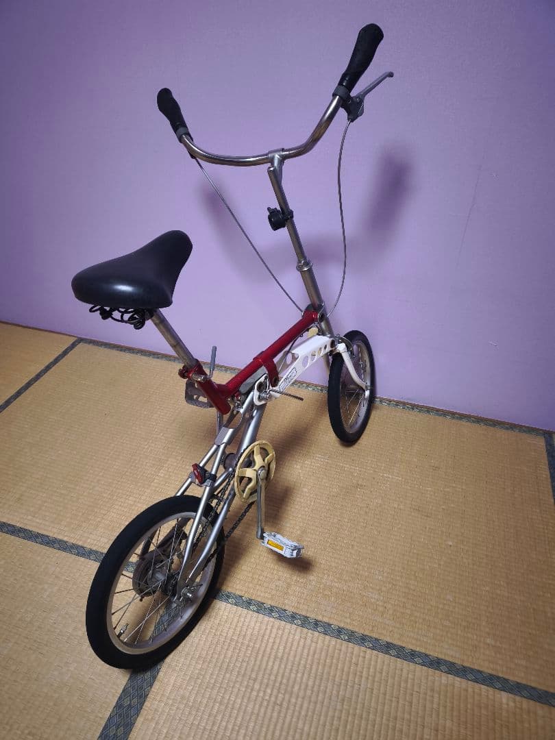 再々値下げ 折りたたみ自転車 レッドとシルバー