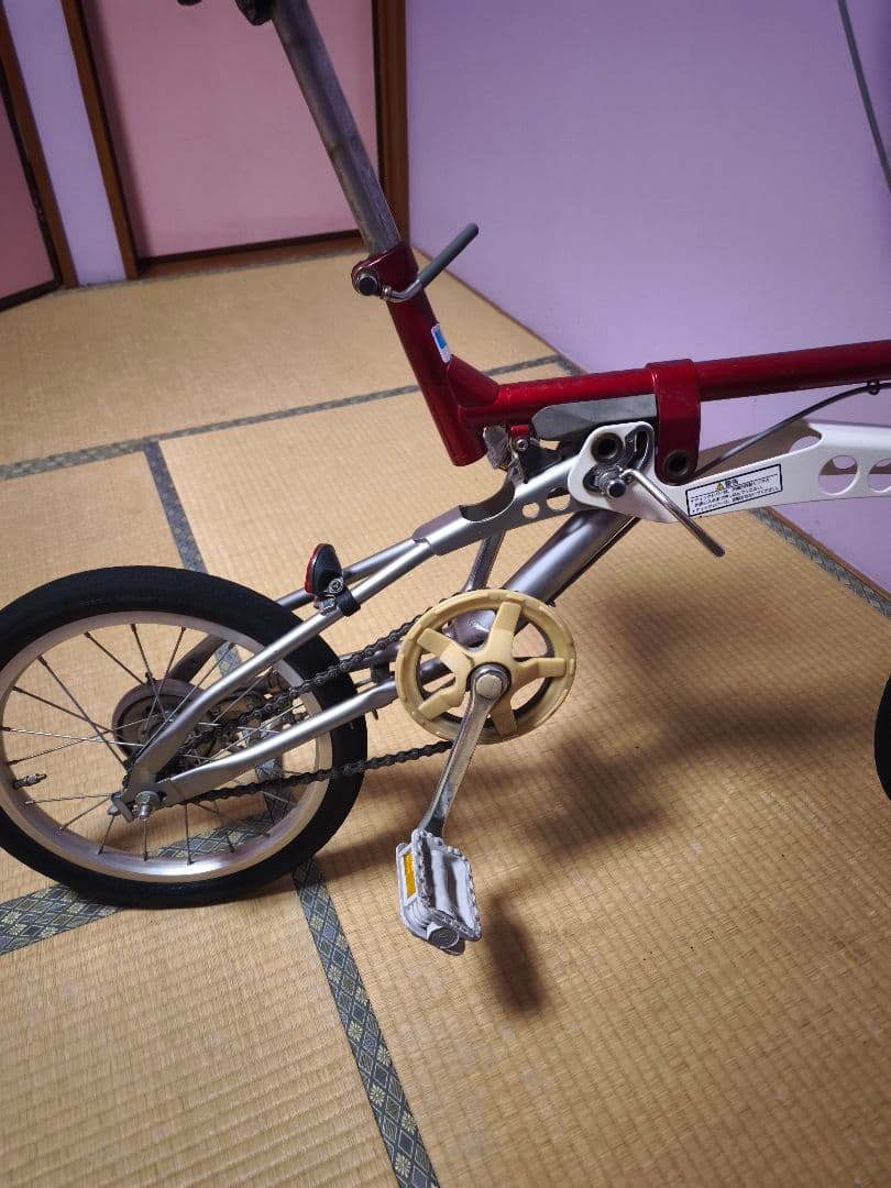 再々値下げ 折りたたみ自転車 レッドとシルバー