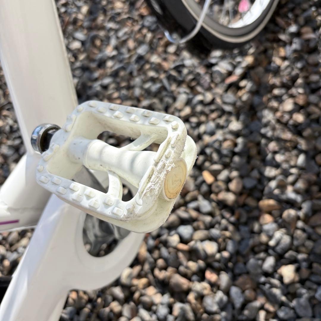 子供用自転車 24インチ 小学生用 カゴ/鍵/ライト付き/ホワイト