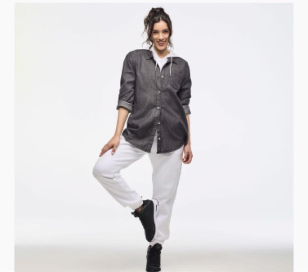 お値下げ！Zumba Sparkle Button Down スパンコールシャツ