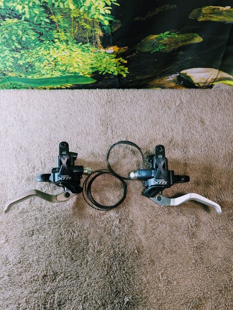 ST-M975 XTR SHIMANO　デュアルコントロールレバー