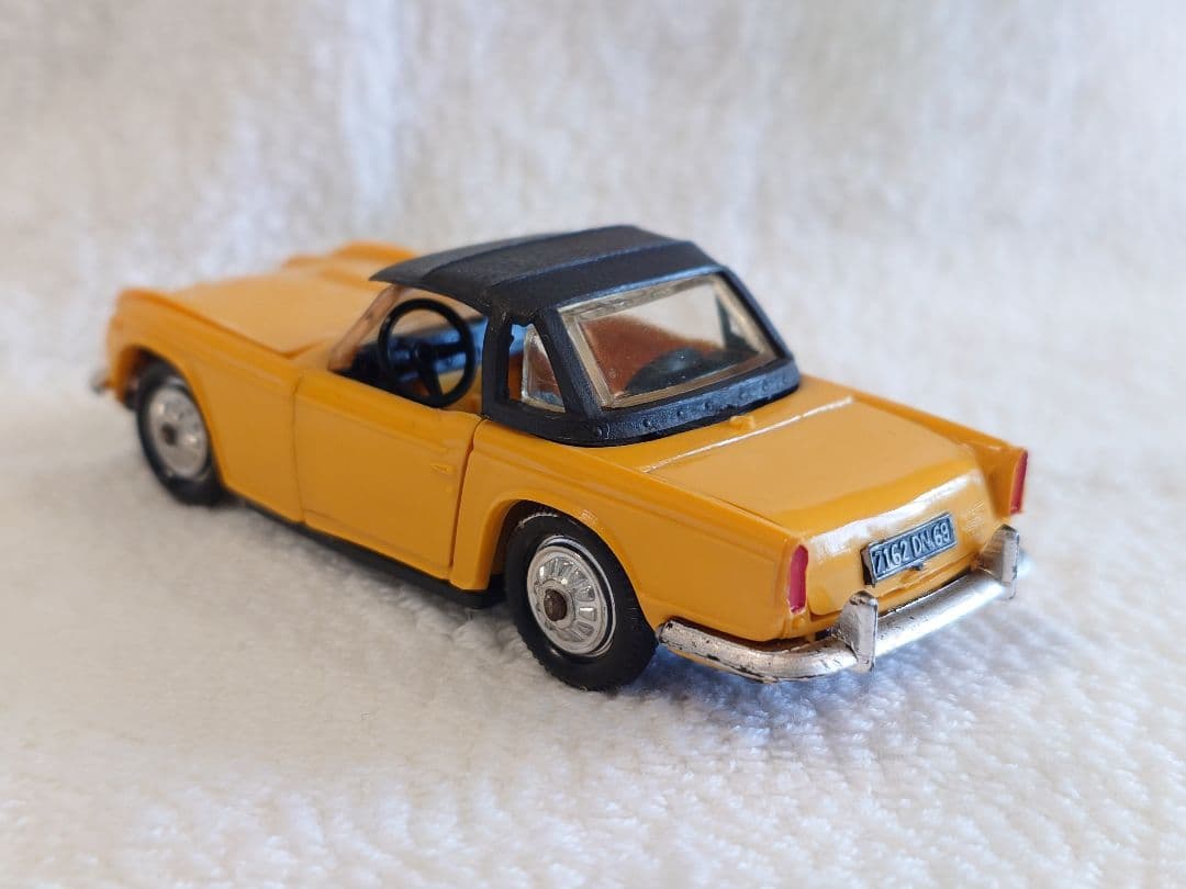 ミニカー NOREV No.144 TRIUMPH TR5