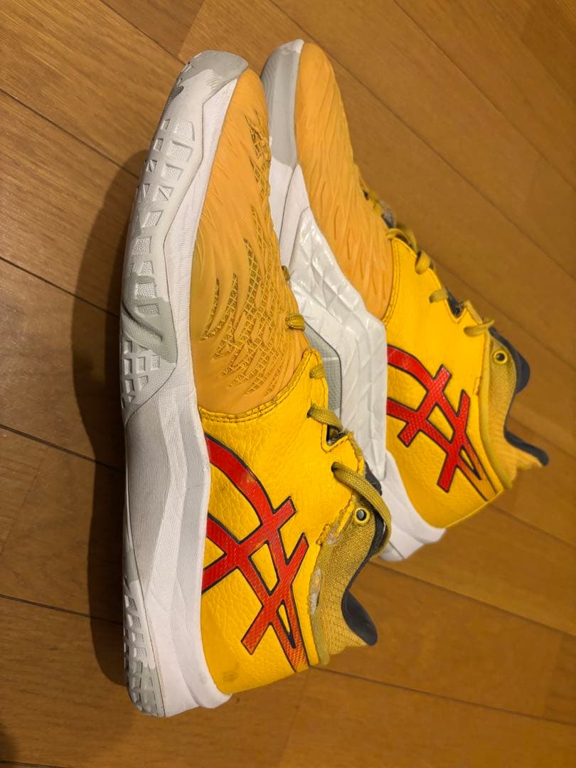 asics UNPRE ARS low アンプレアルス　 イエロー/レッド