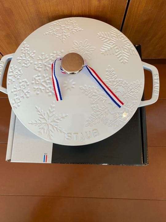 ストウブ　スノークリスタルココット