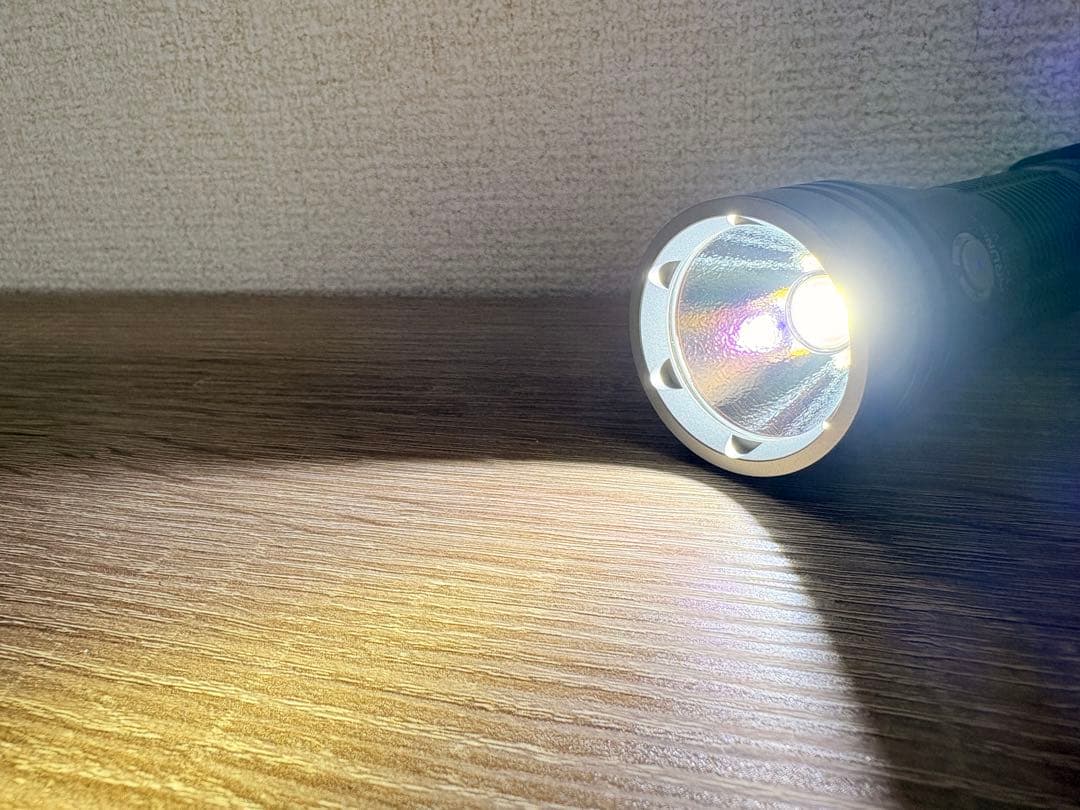 ThruNite TC20 V2 高輝度LED充電式フラッシュライト