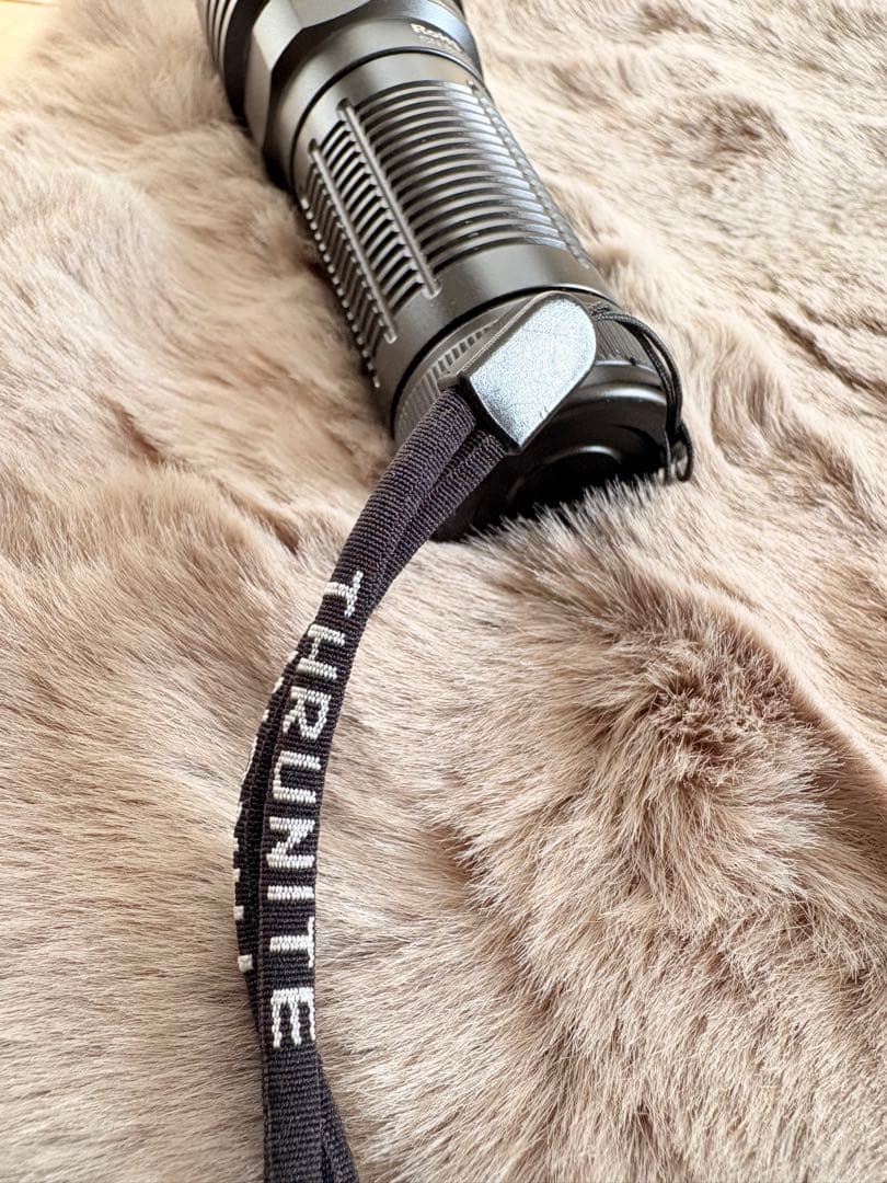 ThruNite TC20 V2 高輝度LED充電式フラッシュライト