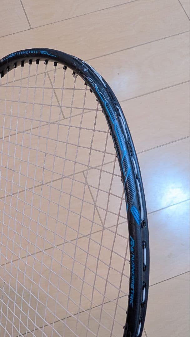 ヨネックスVOLTRIC Z-FORCE Ⅱバドミントンラケット グロメット付