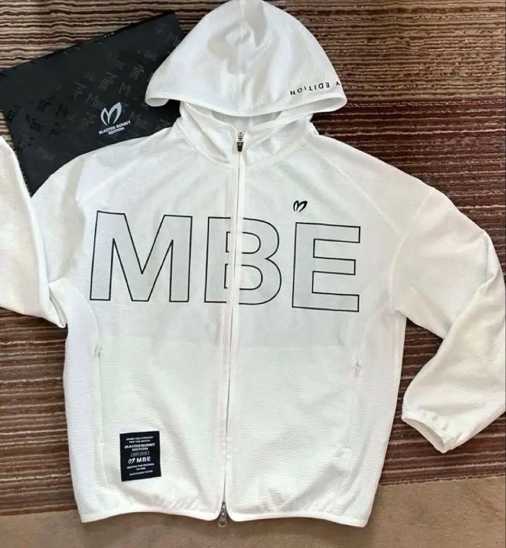 ⭐️新品⭐️マスターバニー　ジップアップパーカー　フーディ　UV加工 白