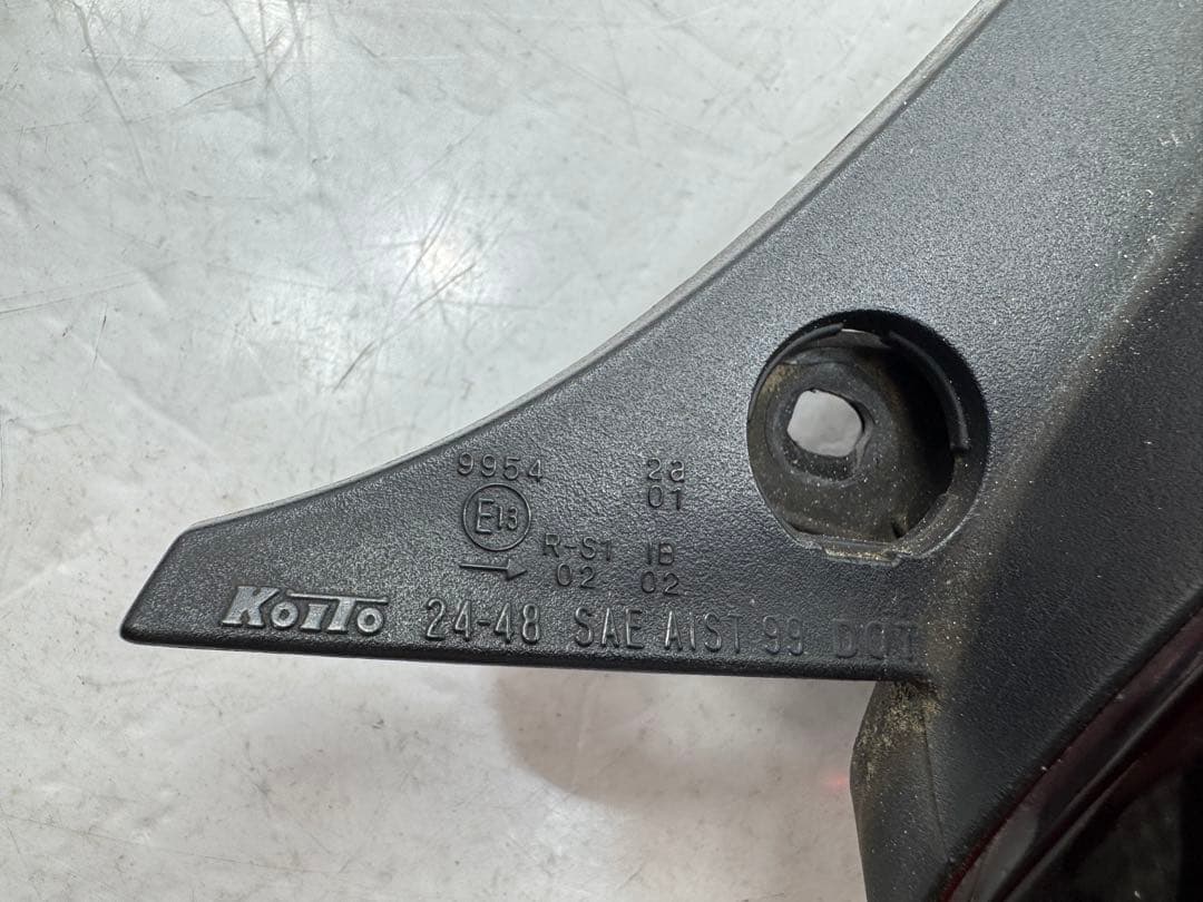 ソアラ UZZ40 純正 左右 テールライト テールランプ KOITO24-48