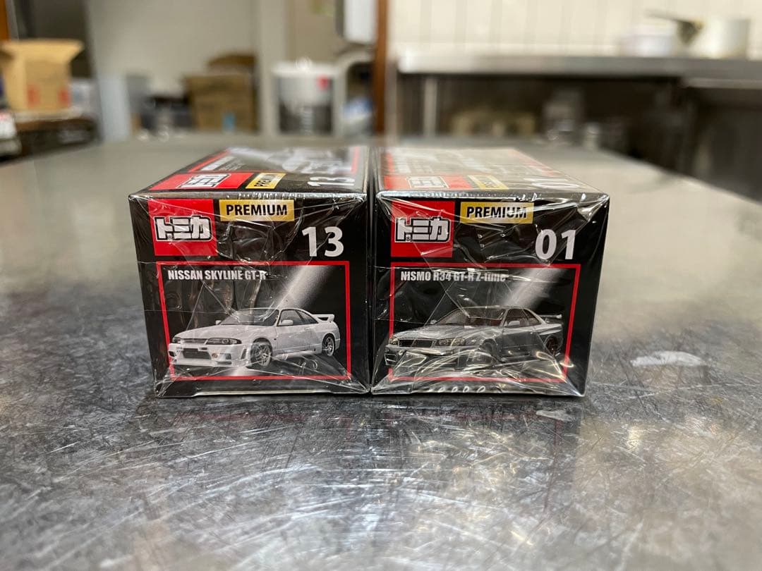 トミカプレミアム　No.01.13 日産スカイライン GT-R 2台セット