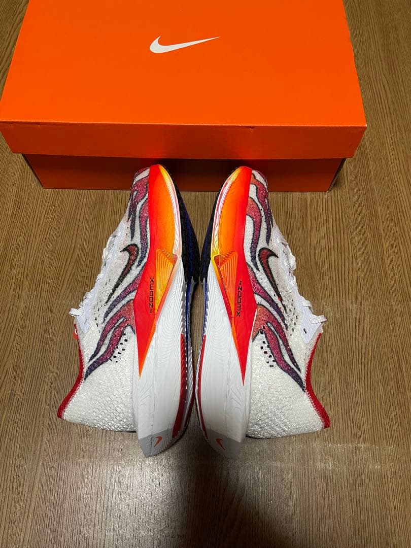 ☆新品未使用☆ナイキ（NIKE）ズームXヴェイパーフライネクスト３%