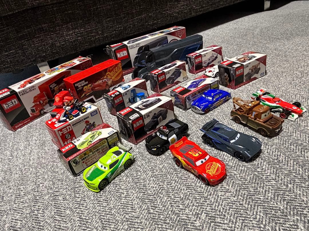 【カーズトミカ】ラジエータースプリングス➕カーズトミカまとめ売り　3歳以上