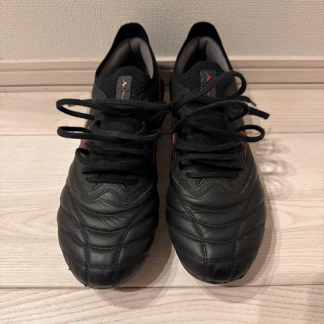 Mizuno Morelia NeoIV ブラック×ルビーレッド