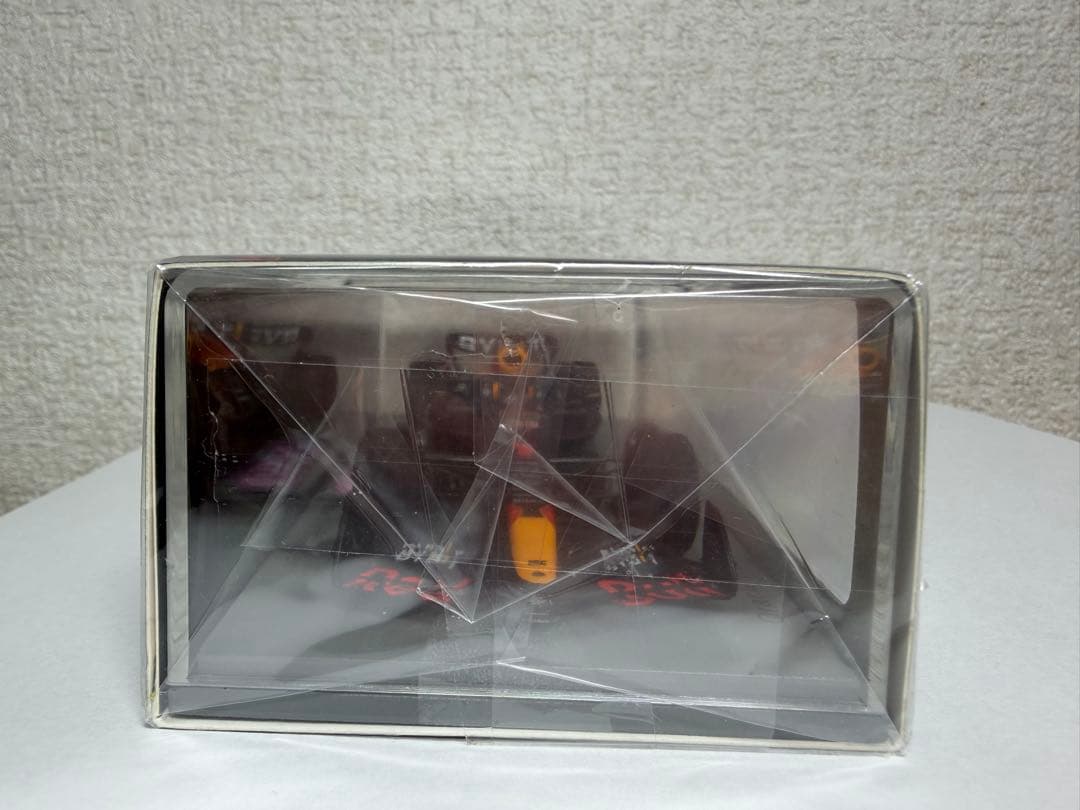 ミニカー 1/43 Oracle Red Bull Racing RB18 #1
