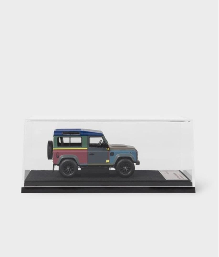 ランドローバー ディフェンダー 1/43 ミニカー　By Paul Smith