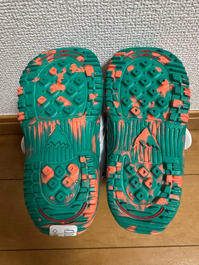 キッズ Burton ミニグロム スノーボードブーツ13.5センチ