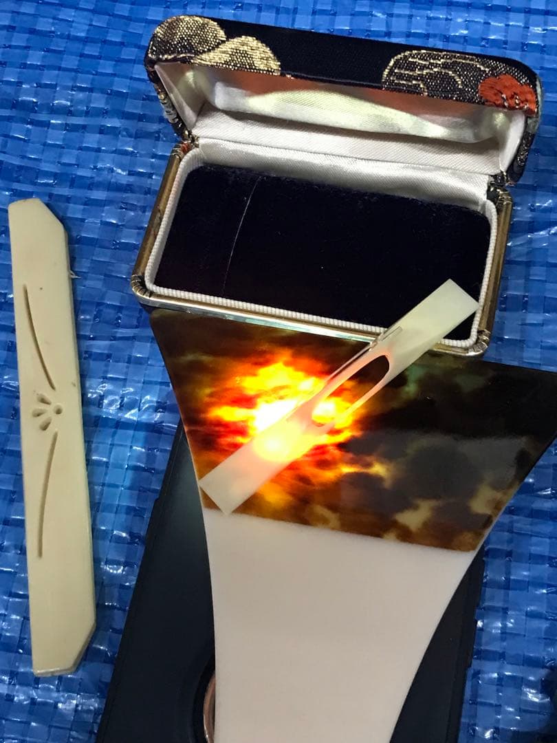 和楽器 三味線 弦楽器 鼈甲撥 天然素材 金細 綾杉胴 金具k9